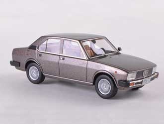 Alfa Romeo Alfetta 2000 (1980) Resin Model Car