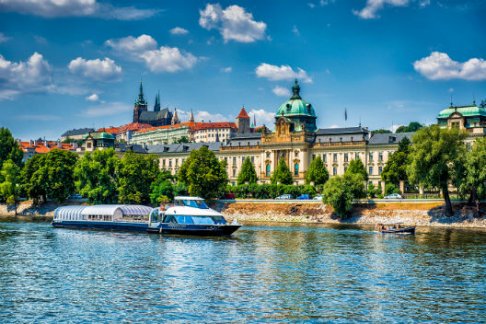 Prague Boats 2-Hour Lunch Cruise
