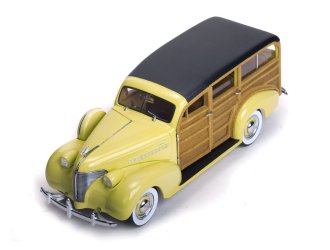 Chevrolet Woody Station Wagon (1939) Diecast Model Car