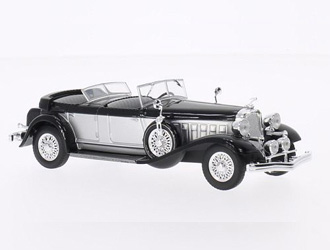 Chrysler Imperial Le Baron Phaeton (1933) Diecast Model Car