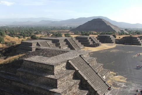 Teotihuacan Pyramids & Guadalupe Shrine - Polanco