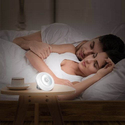 La nuit intelligente d'induction allume la mini lampe d'induction de corps humain pour le placard de lampe de chevet d'enfants
