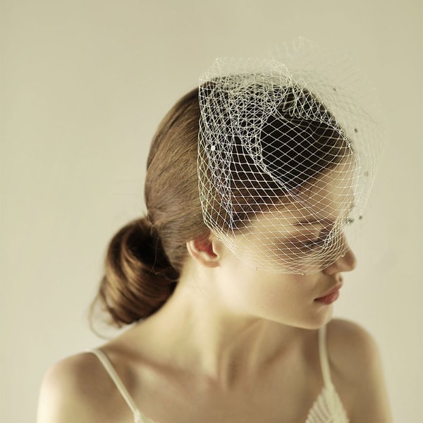V602 Sweetheart Short Blusher Bridal Veil Big Eyes Mesh Shiny Crystal White Wedding Headdress for Bride Party
