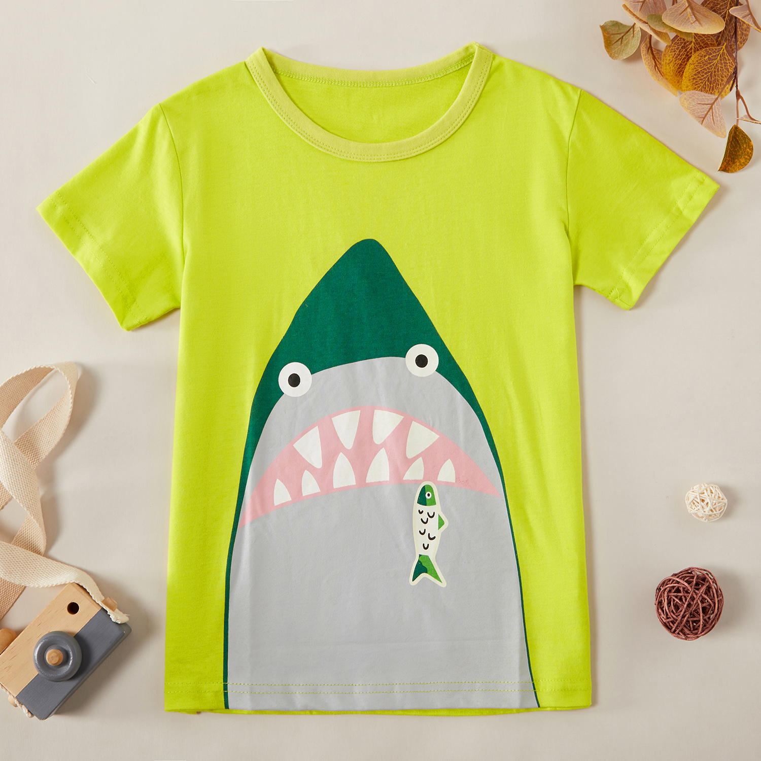 Fashionable Cartoon Shark Print Tees
