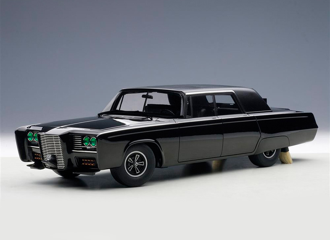 Chrysler Imperial from The Green Hornet in Black (1:18 scale by AUTOart 71546)