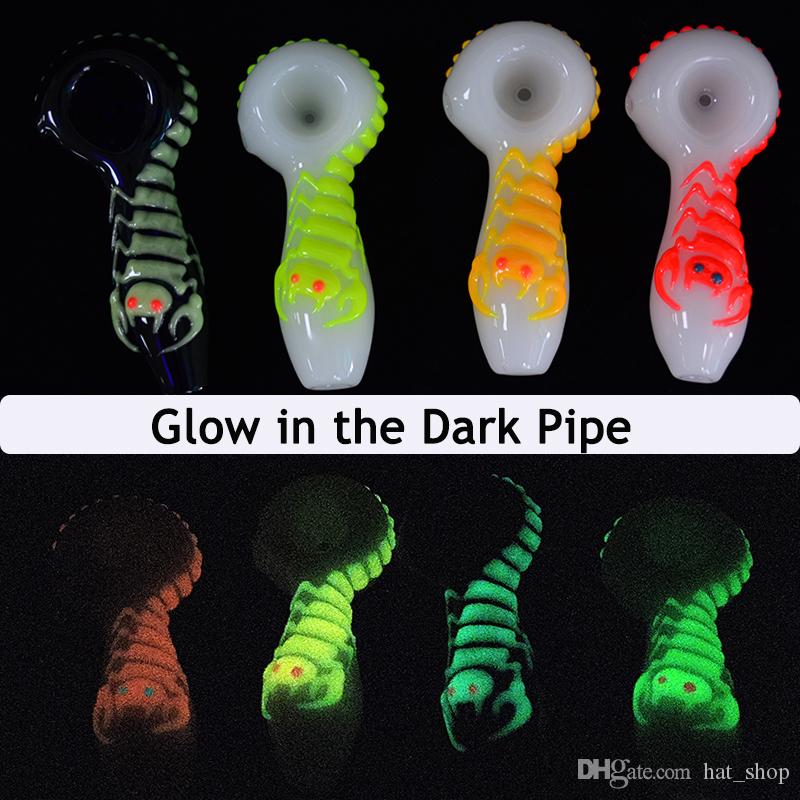 Glow in the Dark Oil Burner Pipe Glass Scorpion Smoking Hand Pipe 4 inch Luminous Tobacco Pipes Durable Spoon Pipes Bong with Multi-colors
