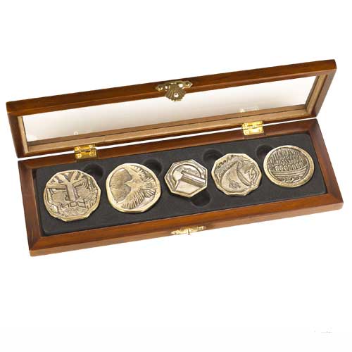 Dwarven Treasure Coin Set (Damaged Item) Prop Replica (by Noble Collection NN6087-DAMAGEDITEM)